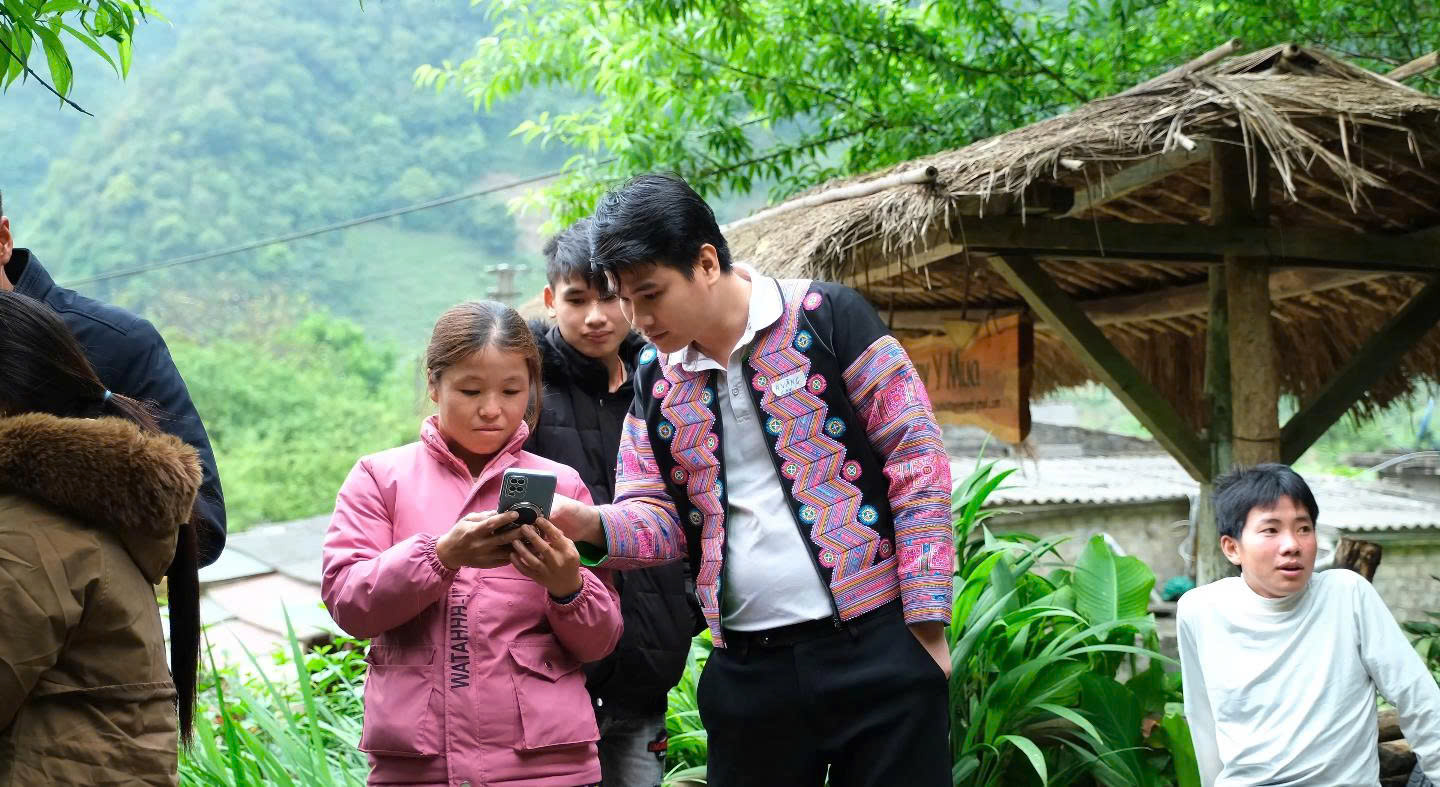 Huyện Đoàn Vân Hồ ứng dụng smartphone trong chuyển đổi số